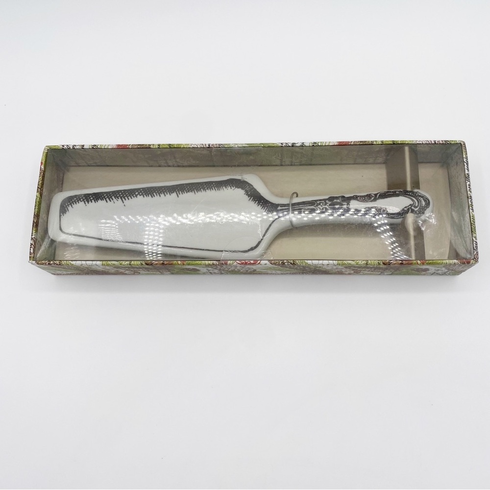 Wild Eye Designs Ceramic Cake Server Cake Tool with Box